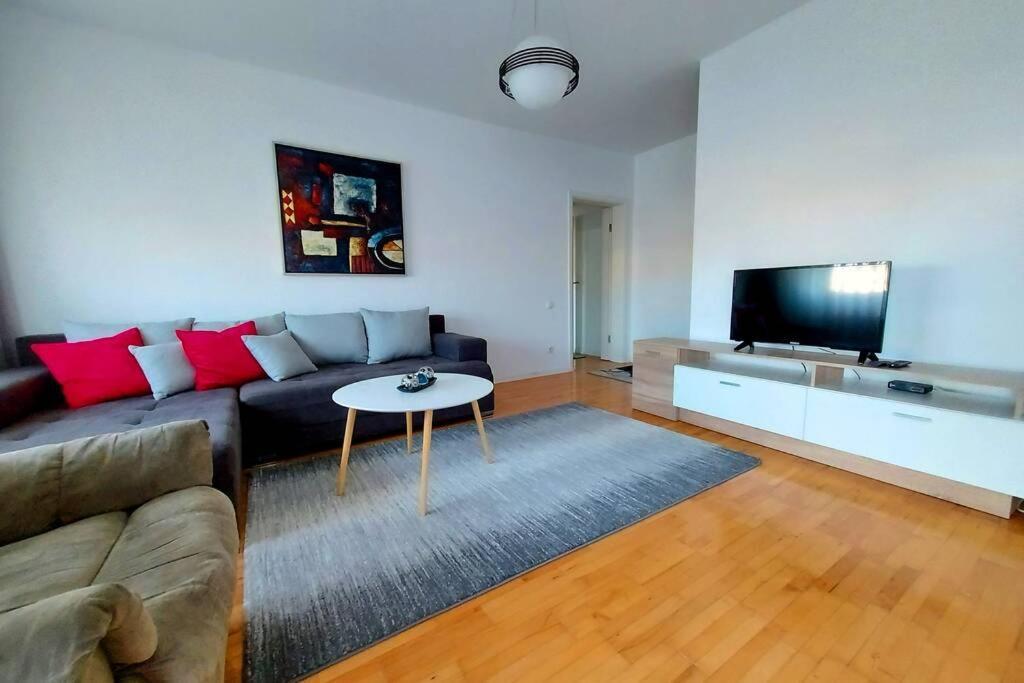 Apartment 13C พริสตีนา ภายนอก รูปภาพ